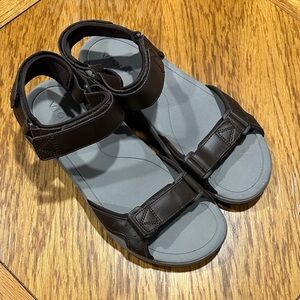 *VIONIC* Brown x Gray Leo Canoe Velcro Strap Sandals Size 9